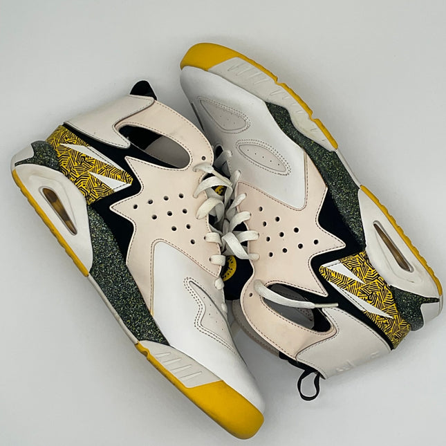 Nike Air Tech Challenge Huarache White Tour Yellow size 11.5 — view 2