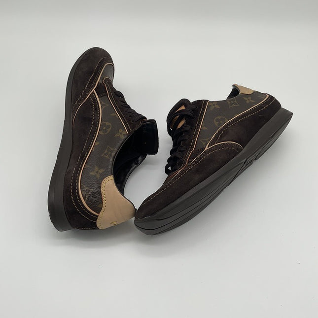 LV Monogram sneaker side