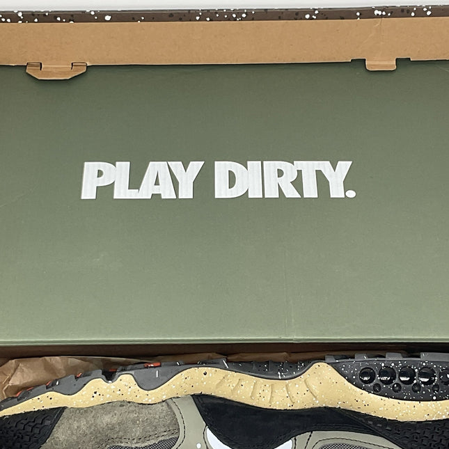 UNDEFEATED Air Terra Humara size 12 - PLAY DIRTY box